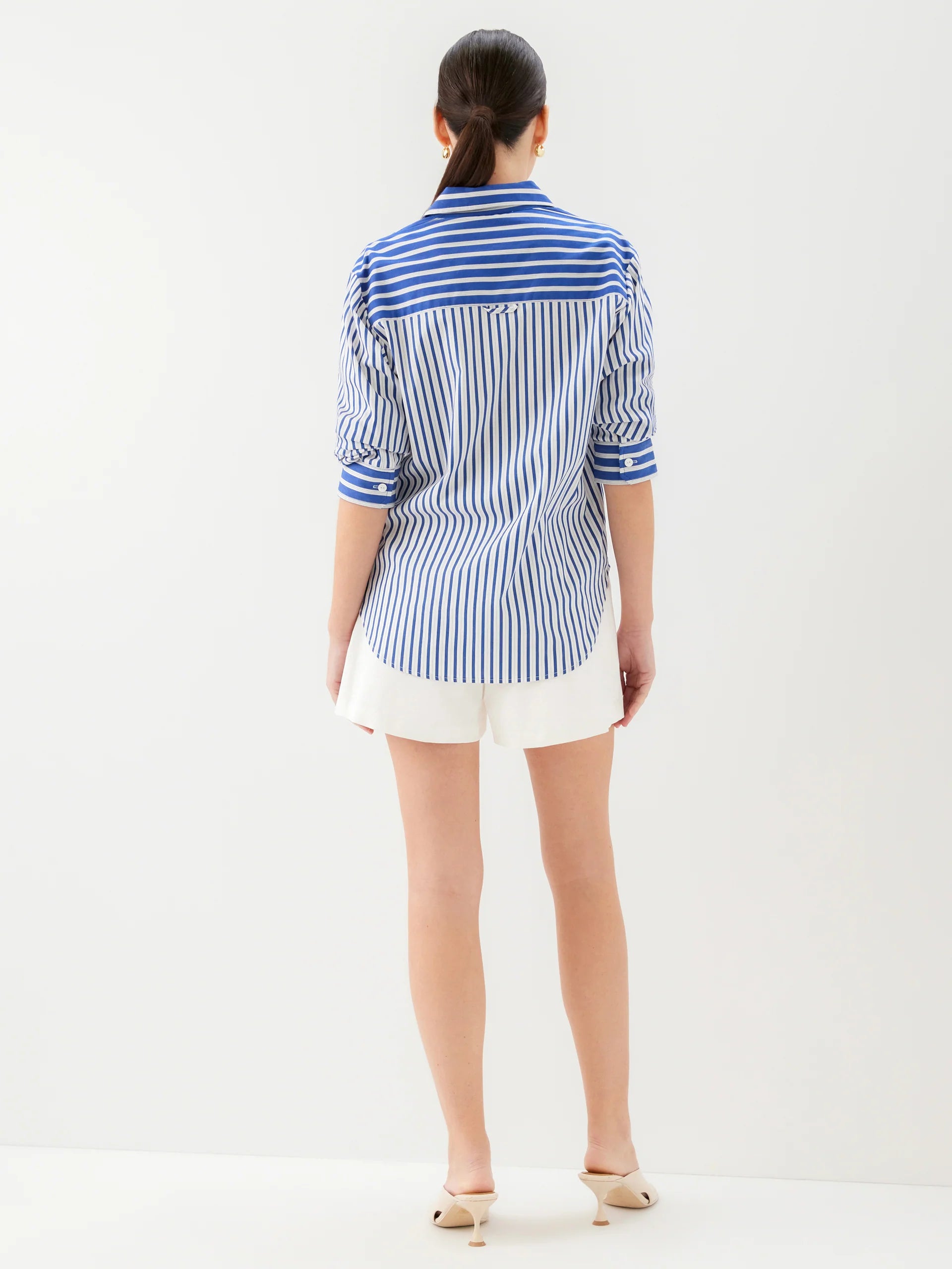 LEIGHTON RUCHED SLEEVE SHIRT