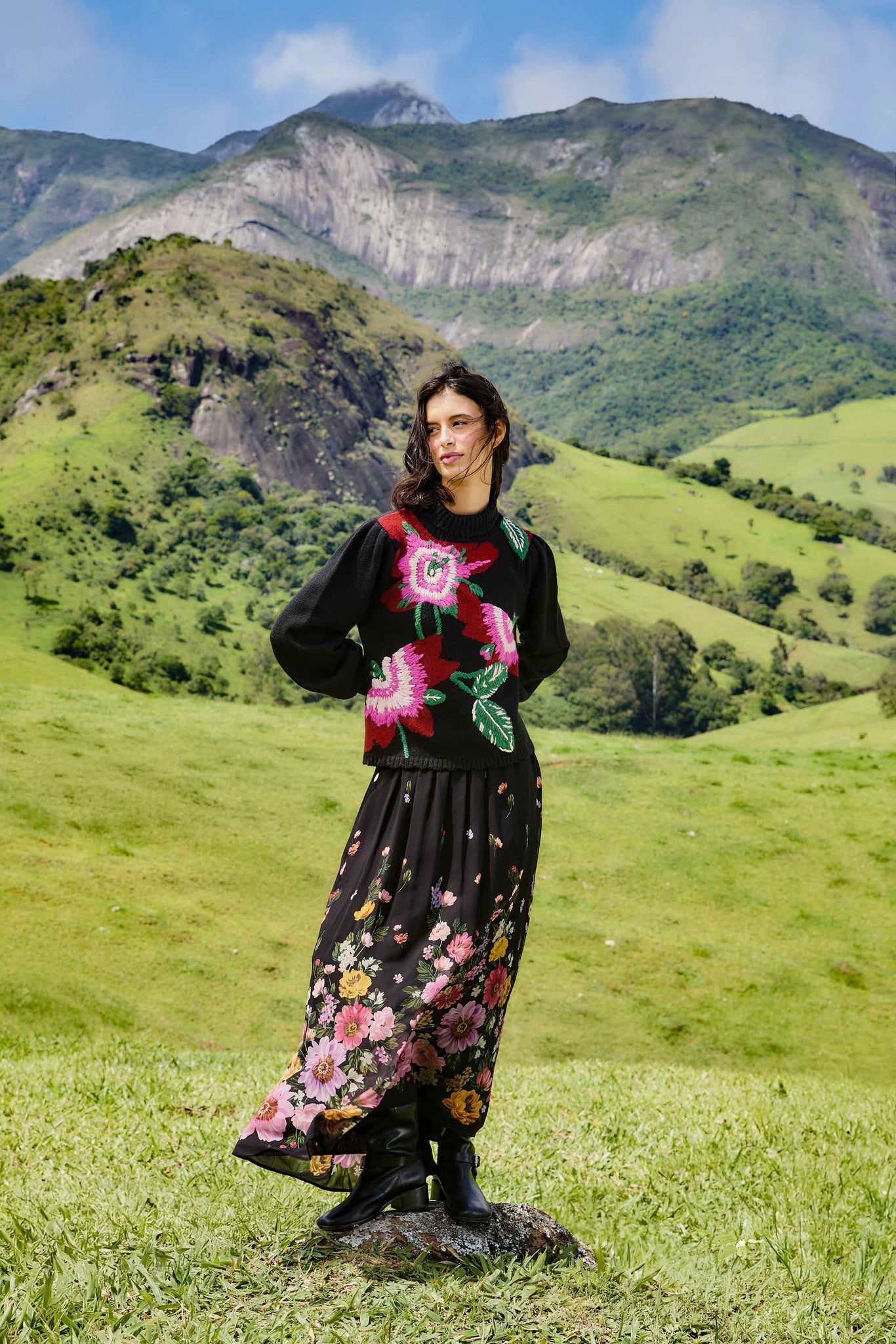 BOLD COLORFUL FLOWER SWEATER