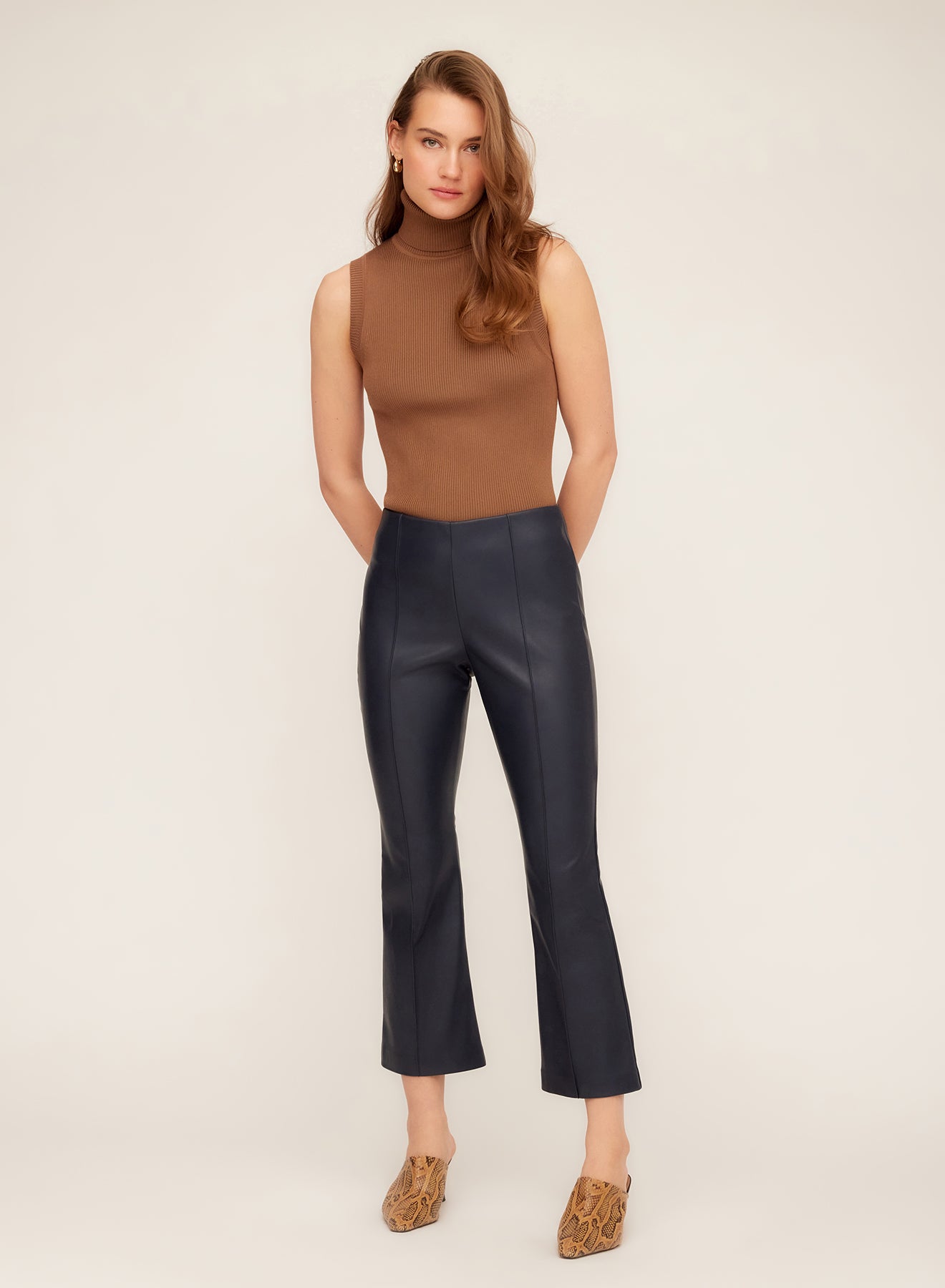 SIGOURNEY PINTUCK PANTS