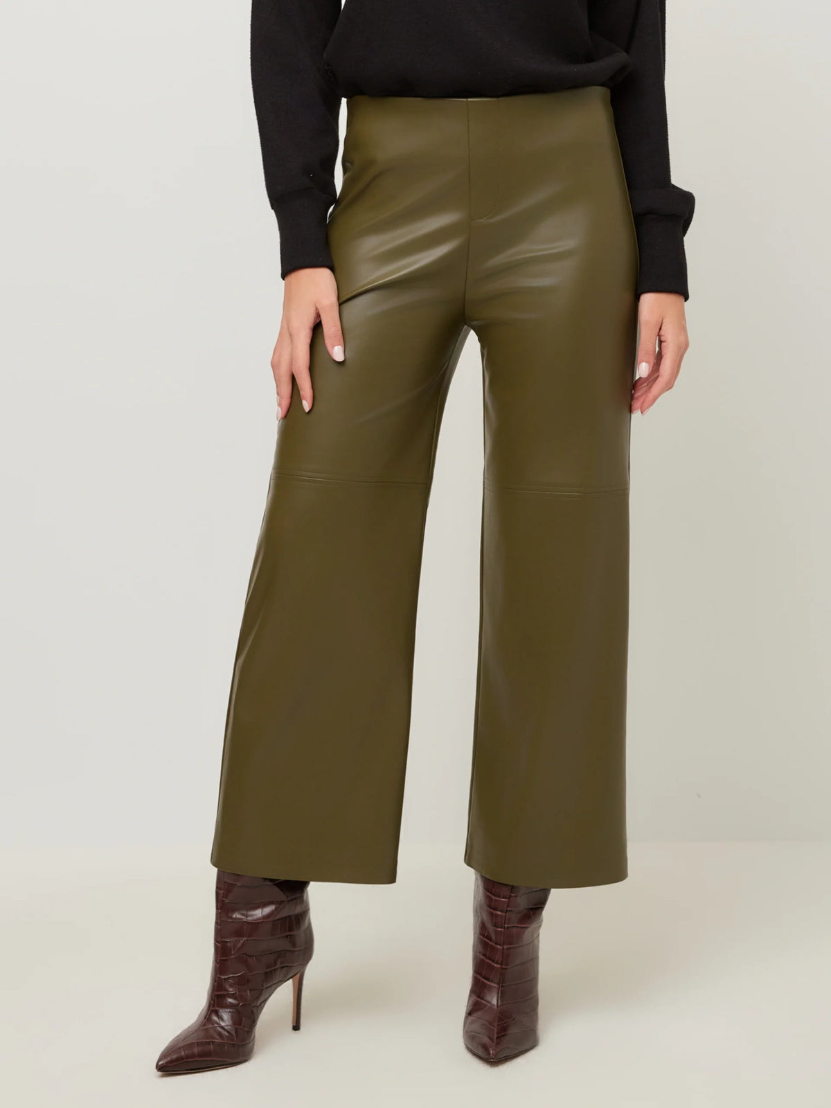 FAUX LEATHER CROPPED PANT