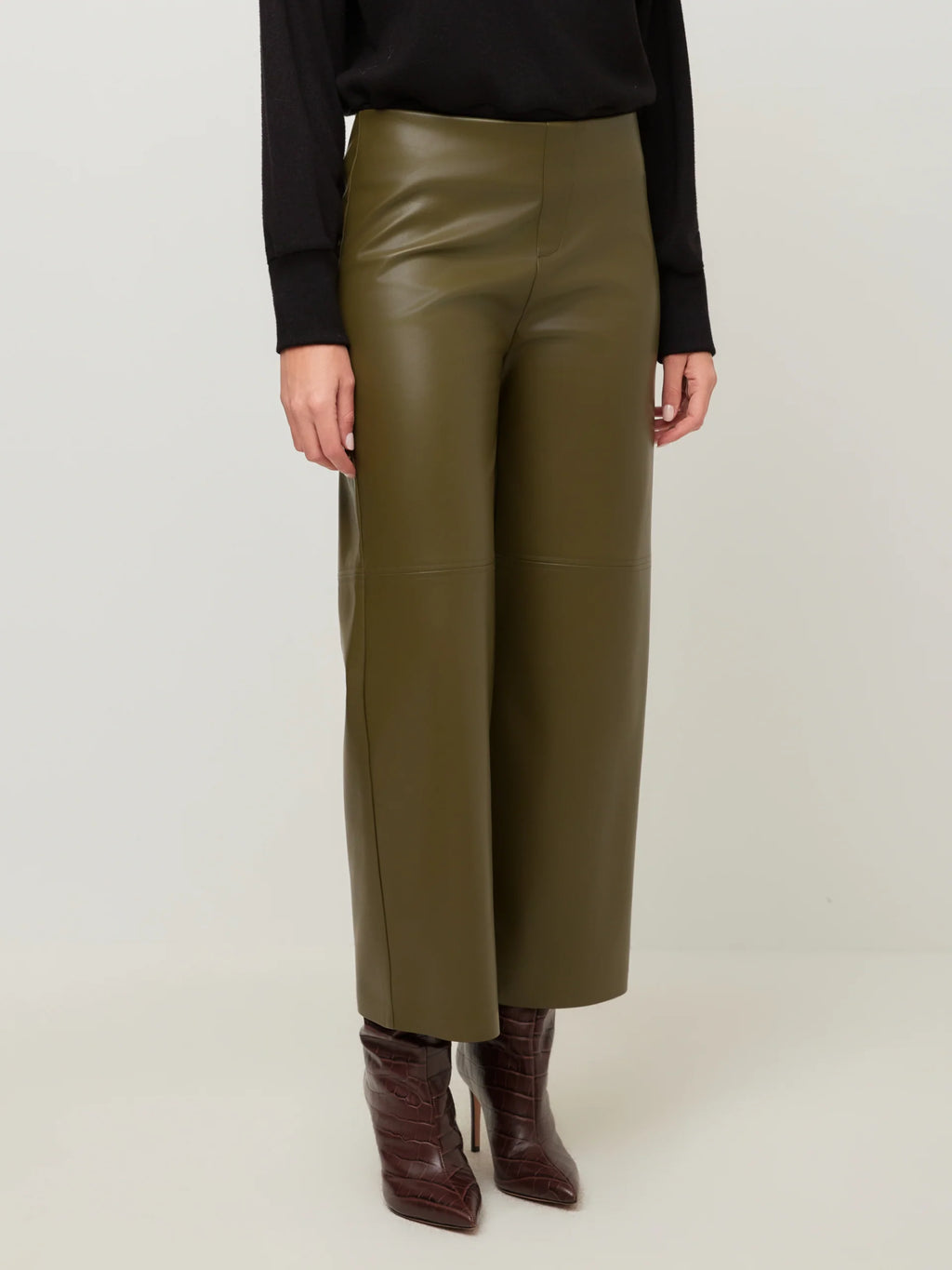 FAUX LEATHER CROPPED PANT