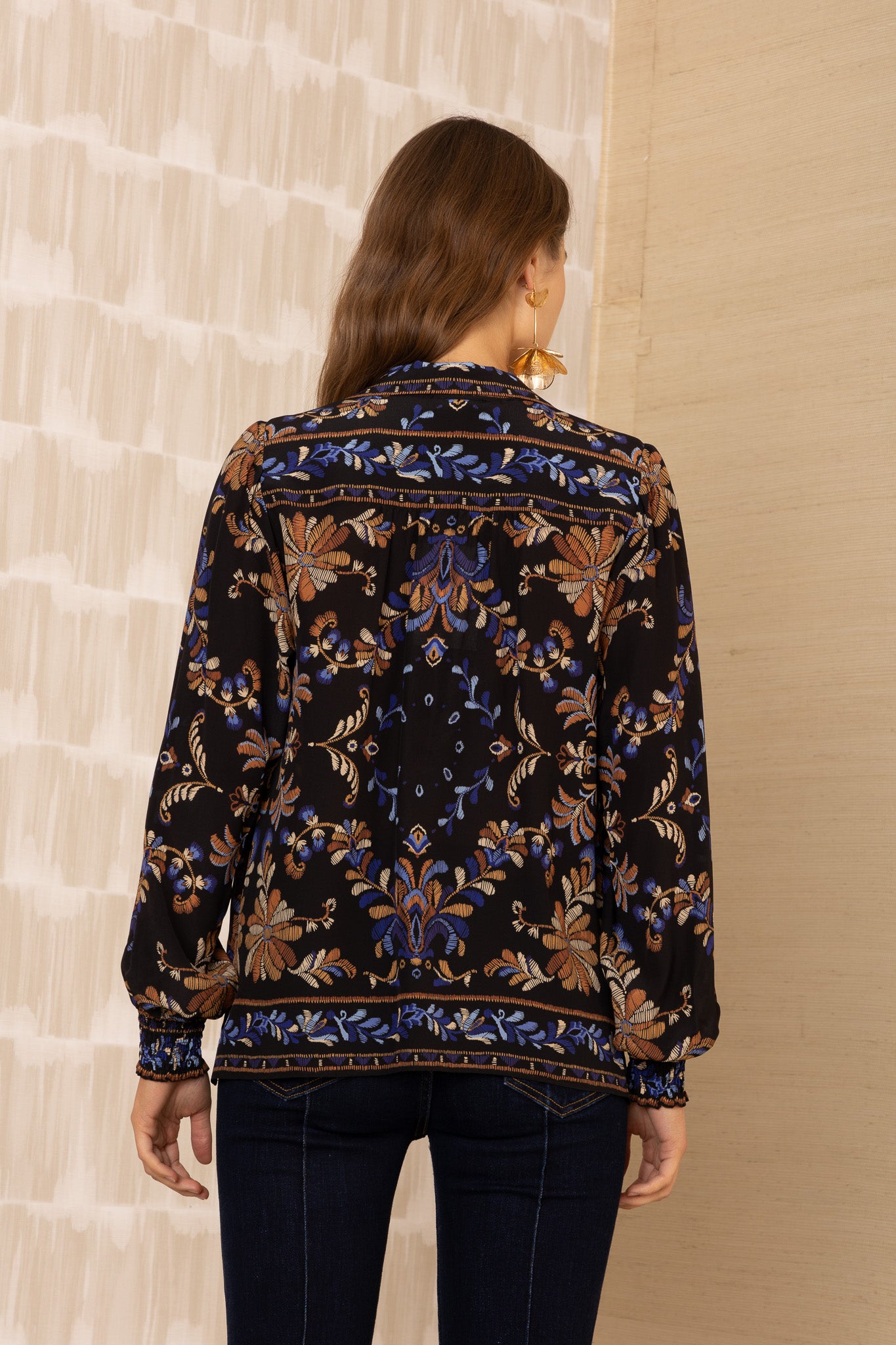 LONG SLEEVE BUTTON UP TOP