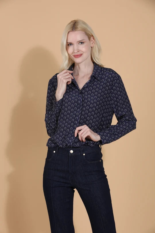 GEOMETRIC HORSESHOE BLOUSE