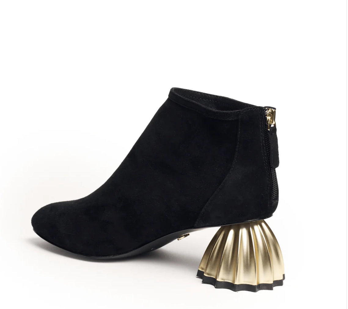 BLACK KNOWLTON HEEL