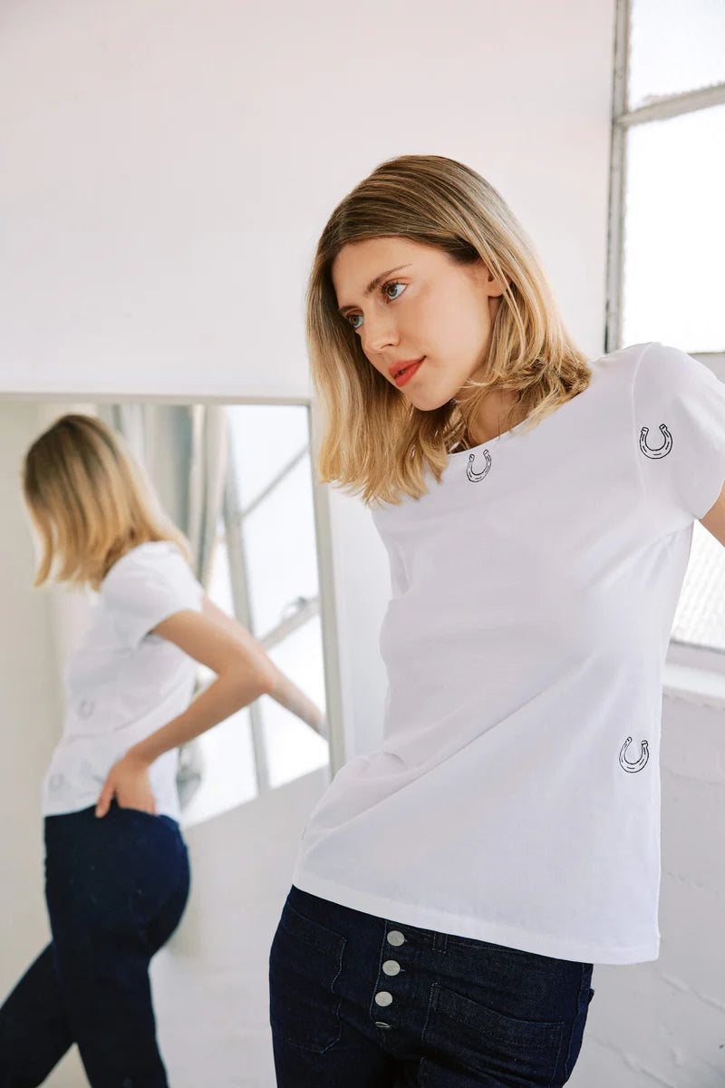 EMBROIDERED HORSESHOE T-SHIRT
