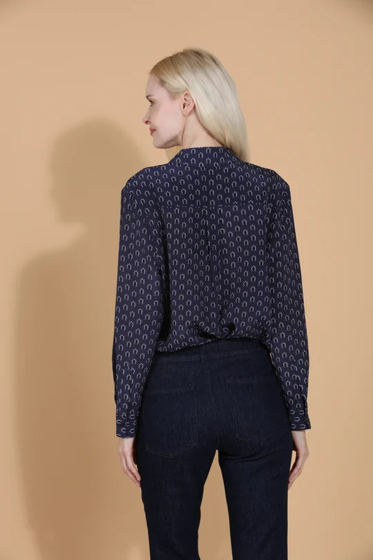 GEOMETRIC HORSESHOE BLOUSE