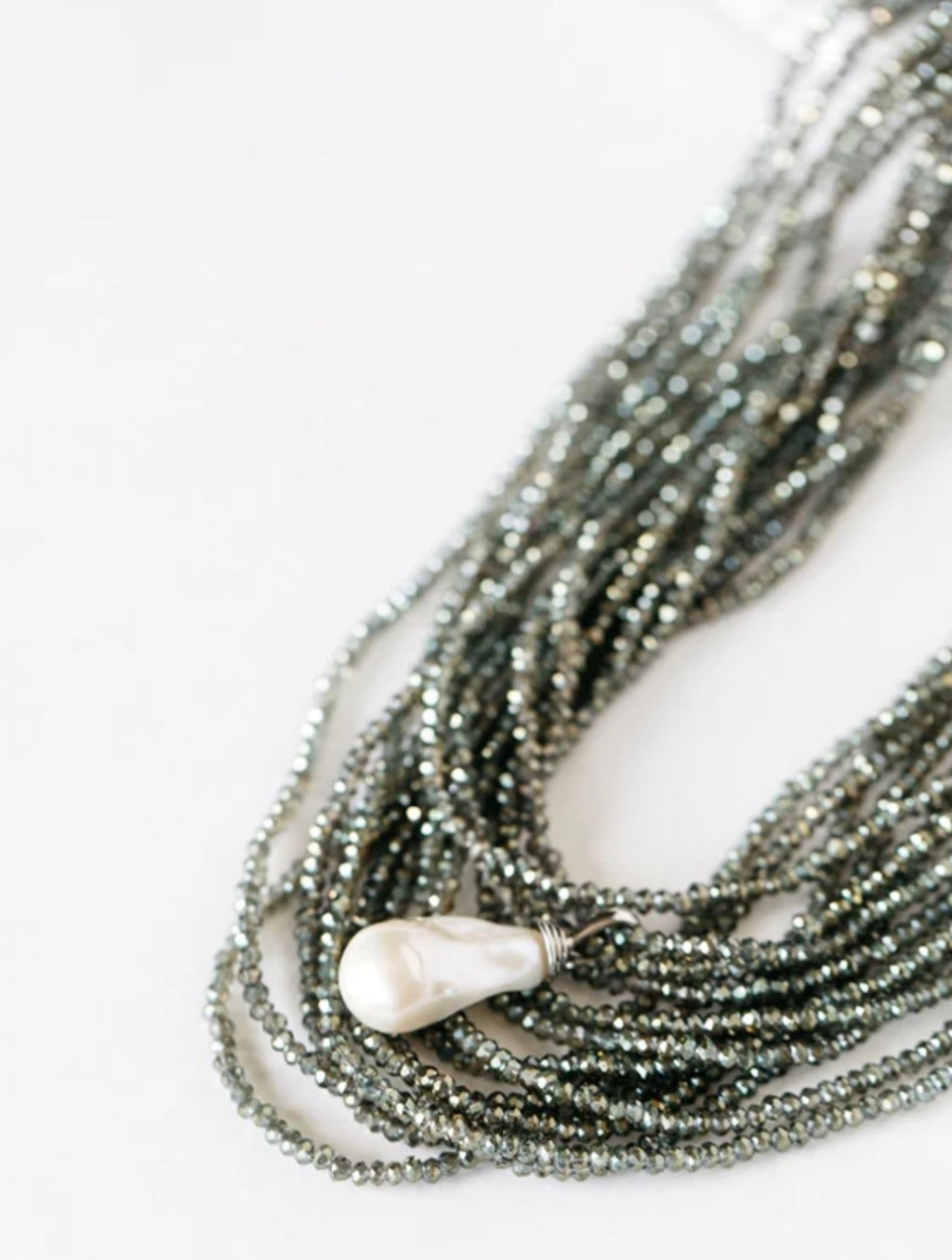 THE CRYSTAL NECKLACE PISTACHIO