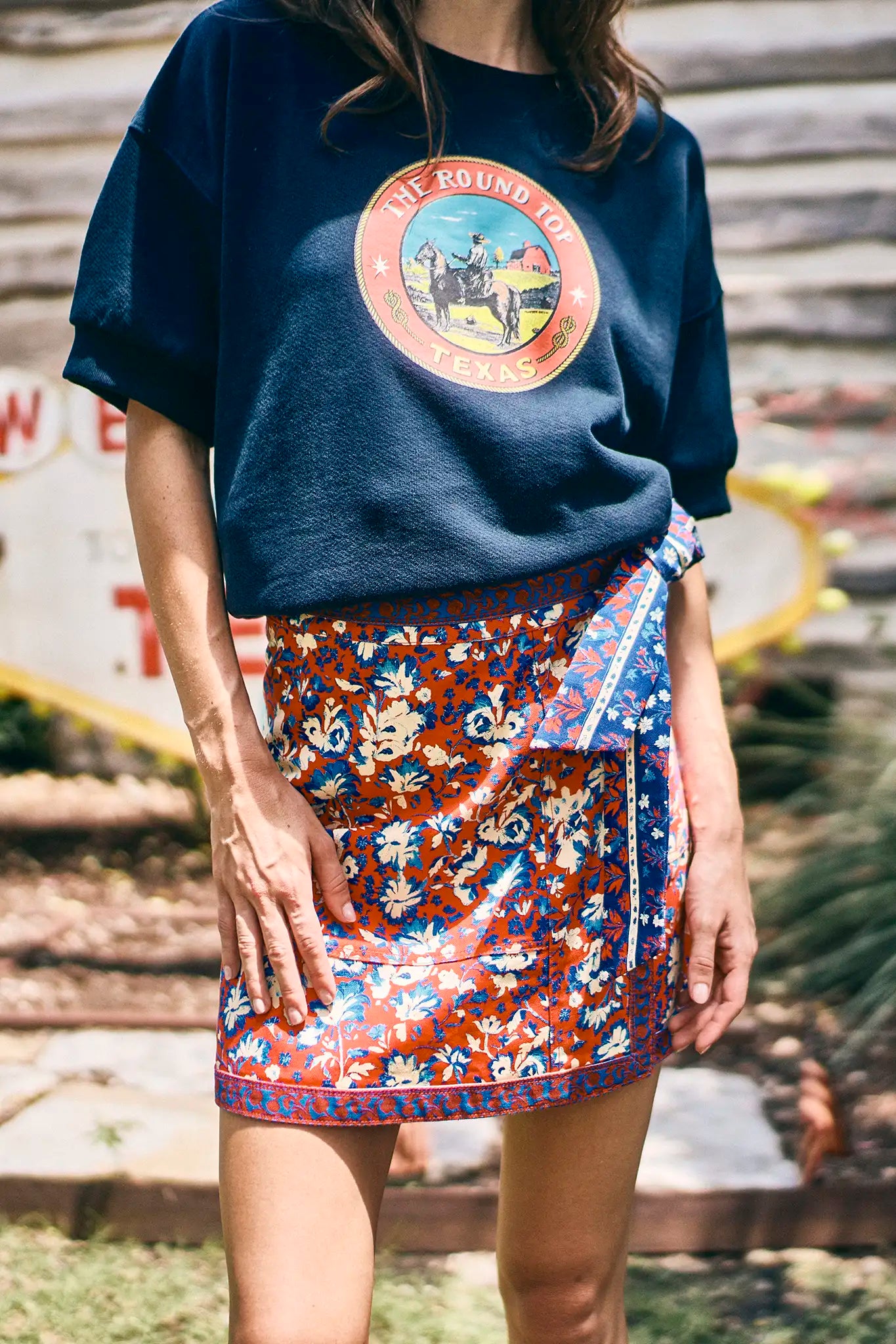 ROUNDTOP GRAPHIC SWEATSHIRT