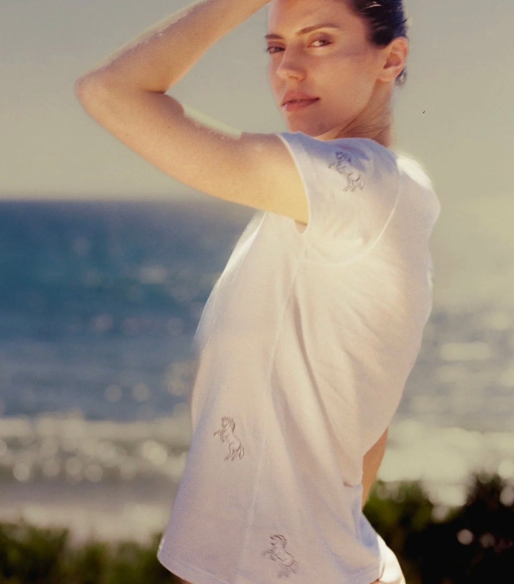 EMBROIDERED HORSE TSHIRT