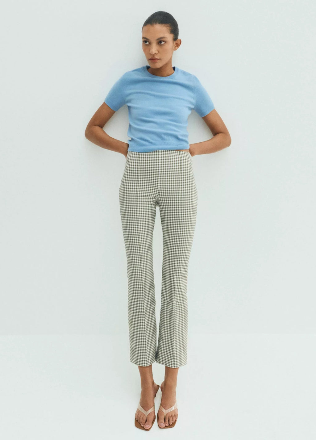 NIKI MID RISE CROP FLARE