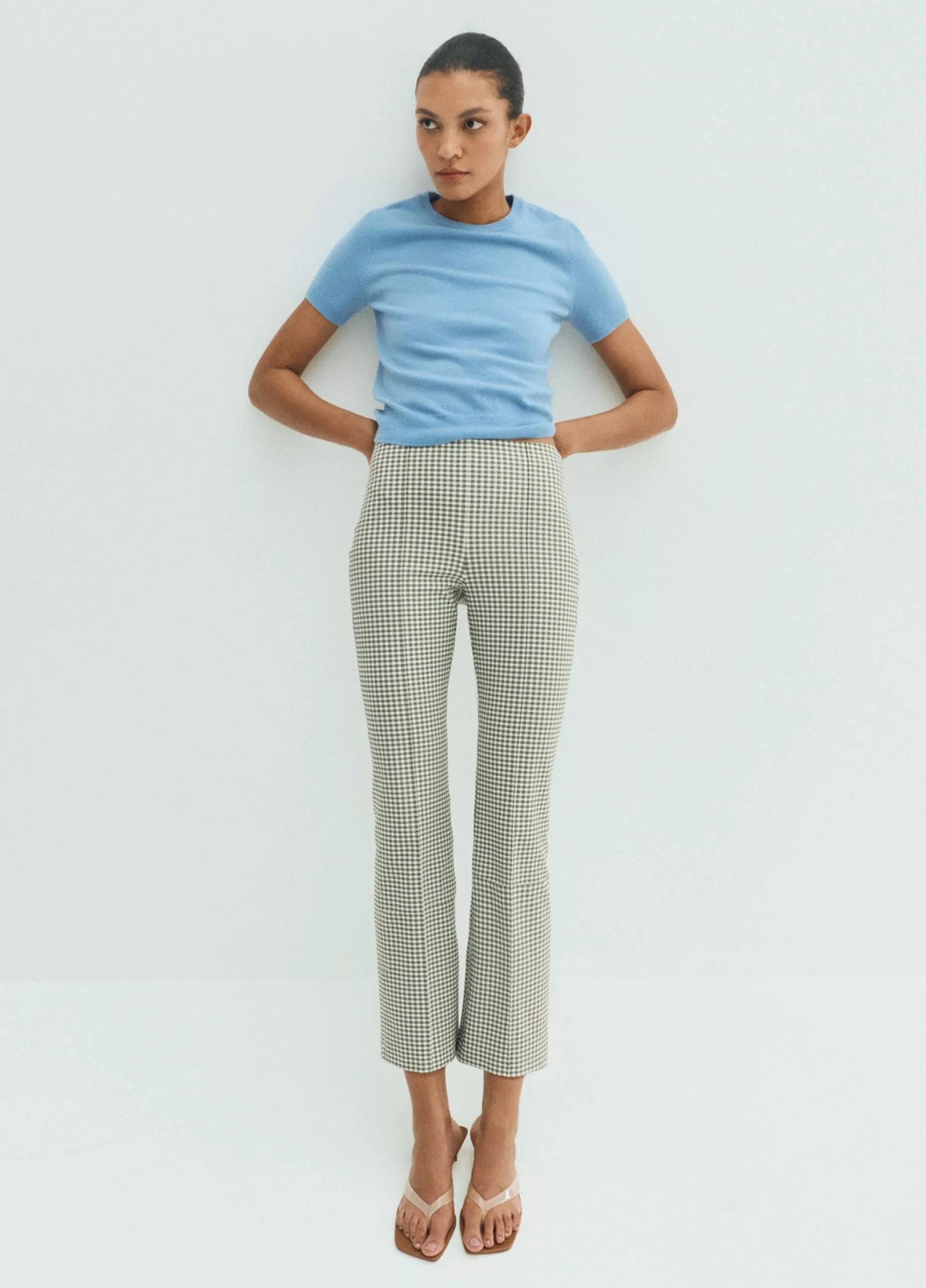 NIKI MID RISE CROP FLARE