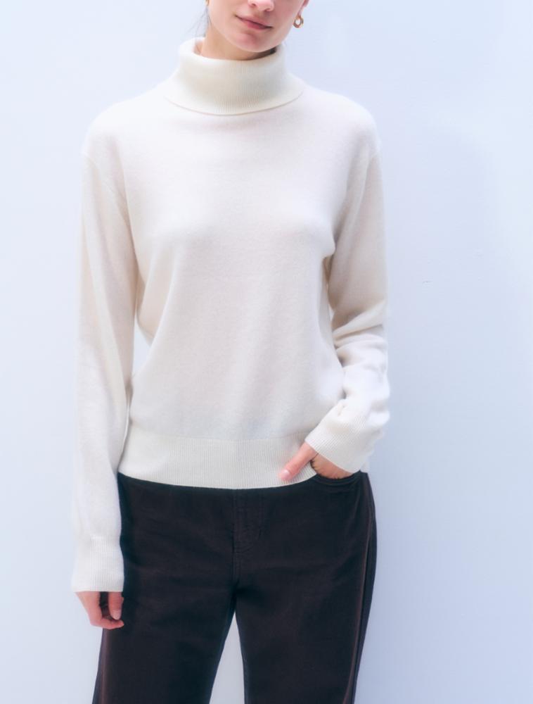 CASHMERE TURTLENECK
