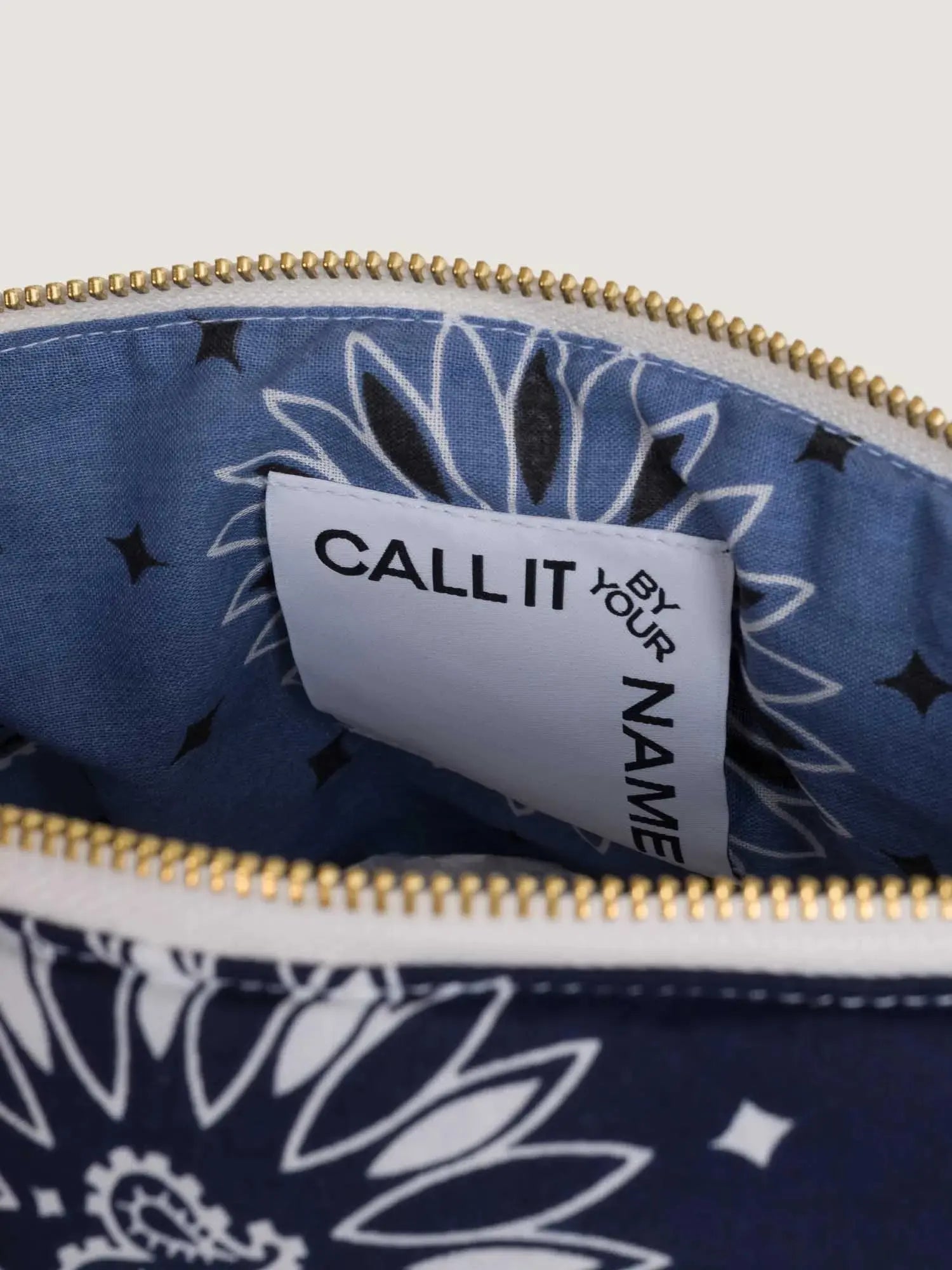 TOILETRY BAG- HEART