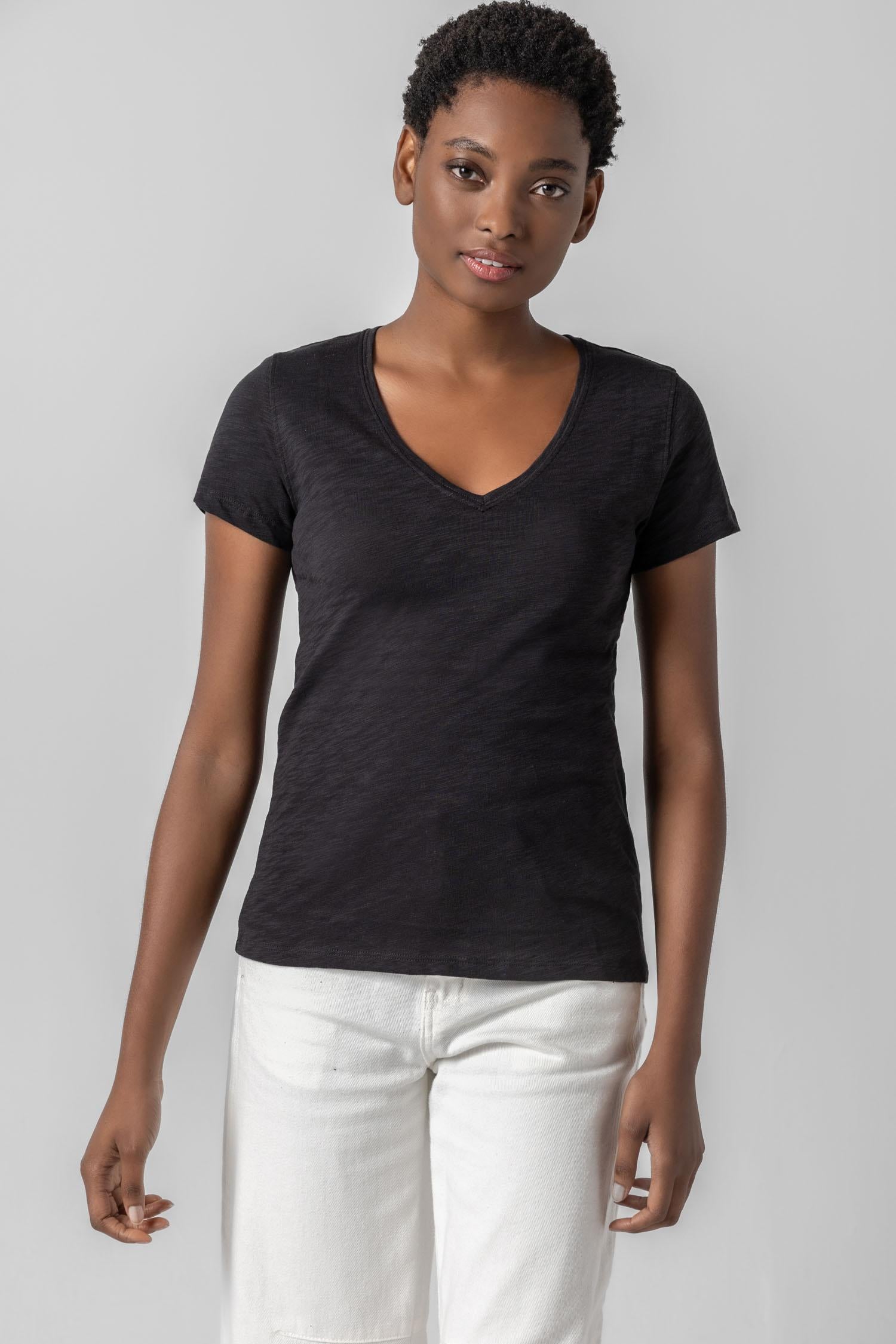 V-NECK SHORT SLEEVE BACK SEAM TEE