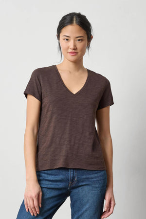 SHORT SLEEVE BACK SEAM V-NECK