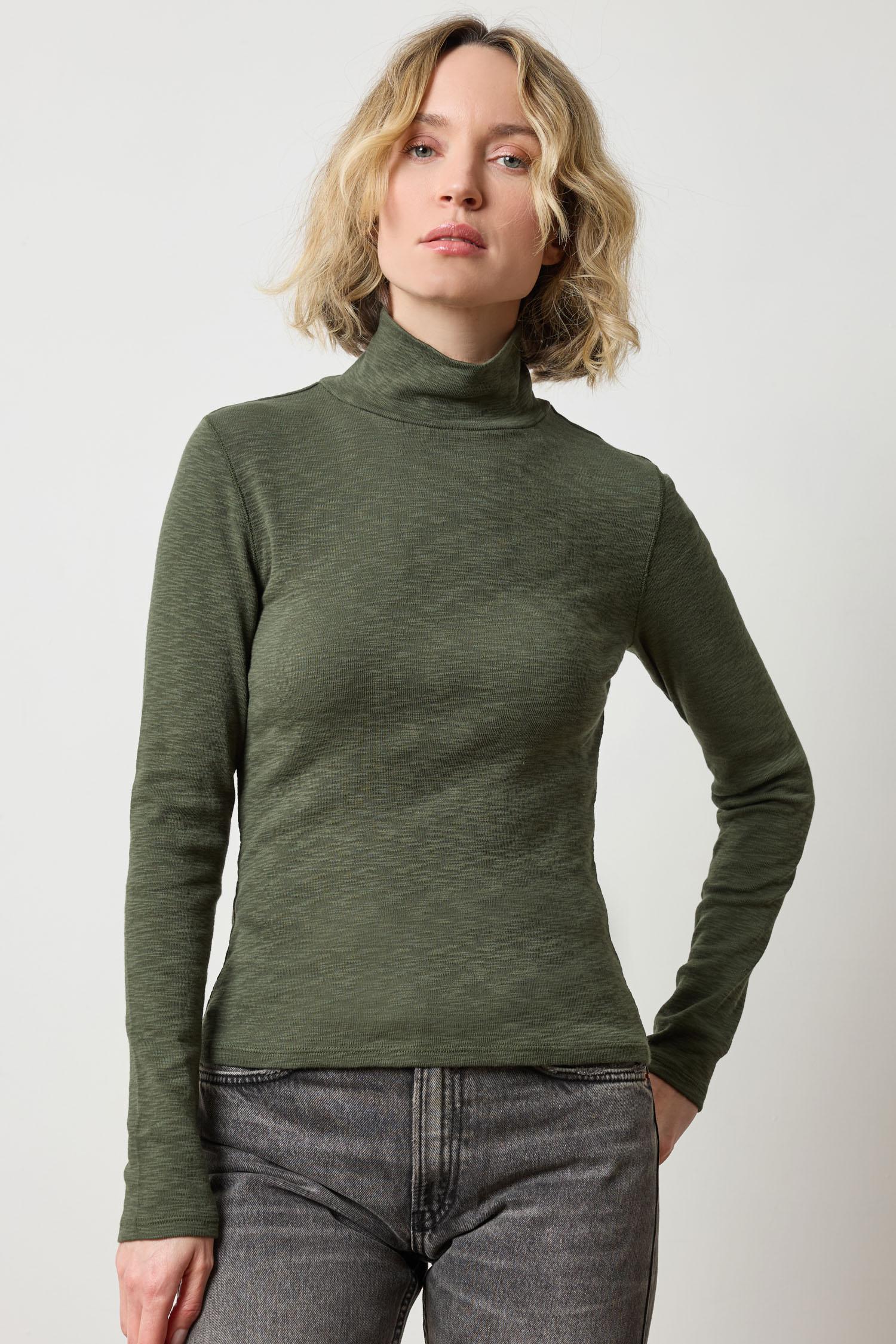 RIB SLUB TURTLENECK