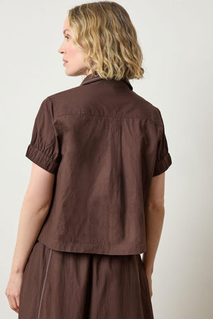 ELASTIC CUFF BUTTON DOWN