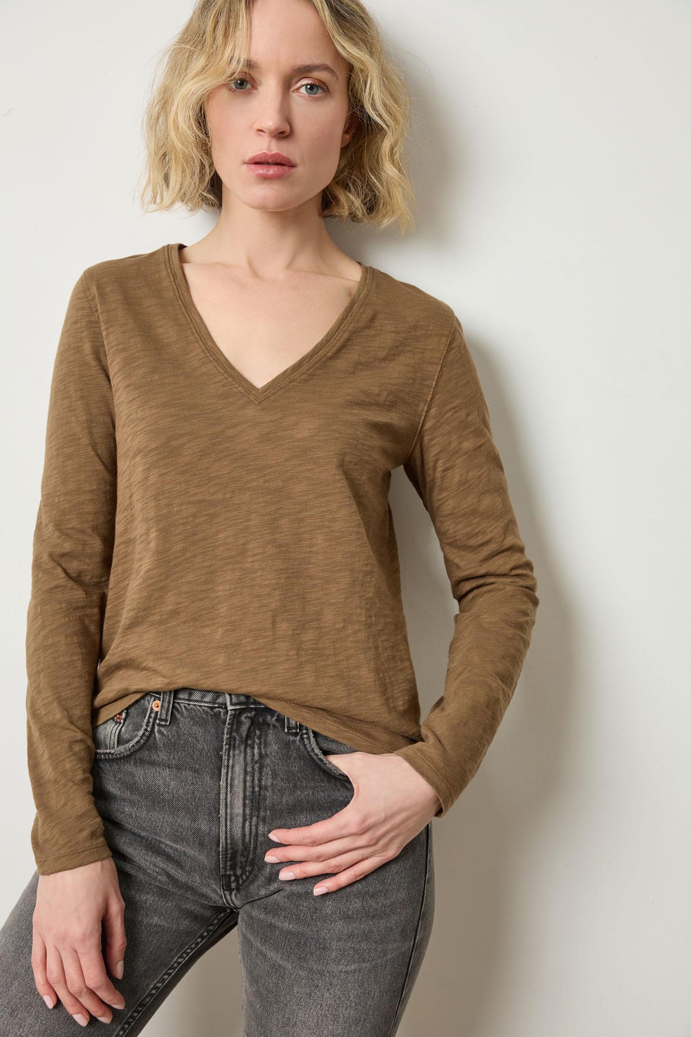 LONG SLEEVE V-NECK