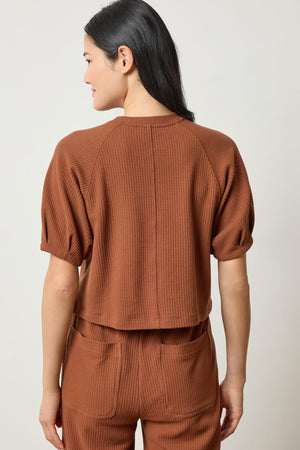 PLEATED SLEEVE TOP