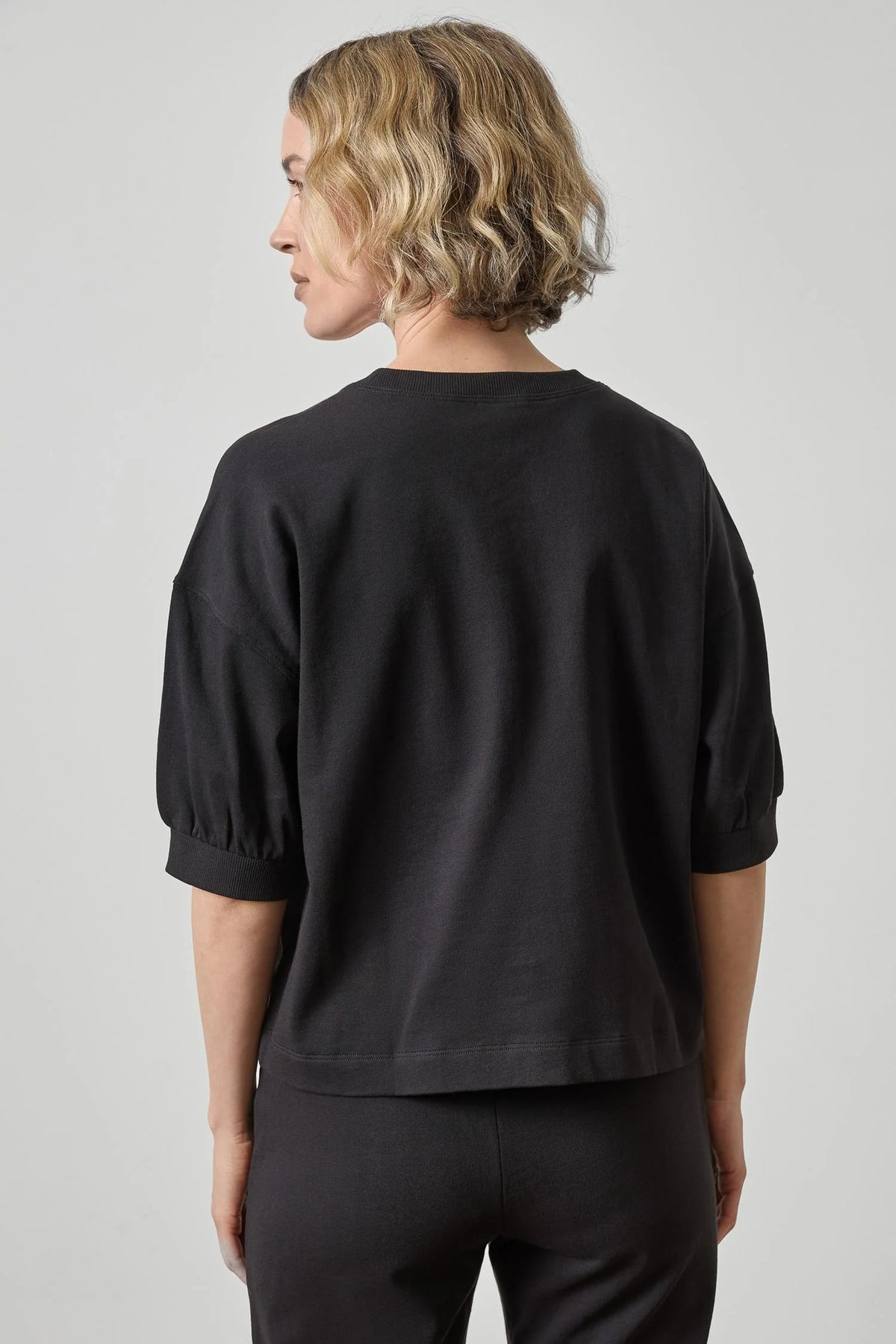 HALF SLEEVE RIBBED TRIM SWEATSHIRT
