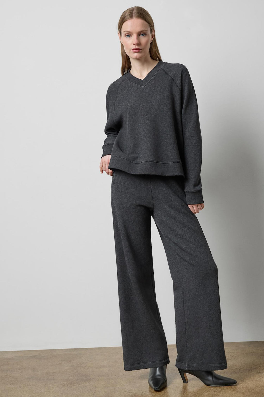 OVERSIZED SWEATSHIRT