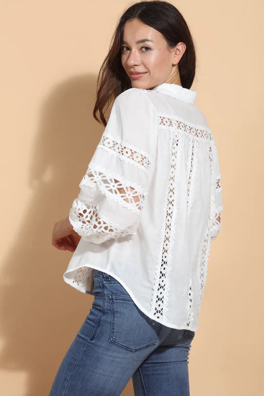 COTTON BLOUSE W/ LACE