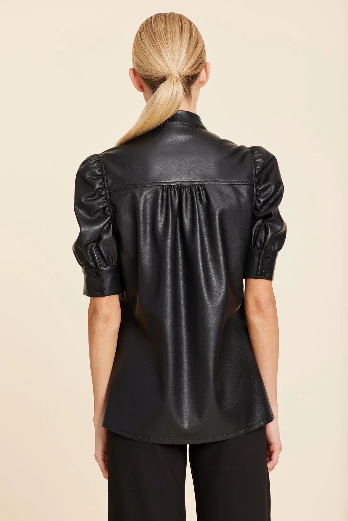 RUCHED SLEEVE TOP