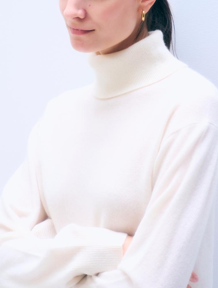 CASHMERE TURTLENECK