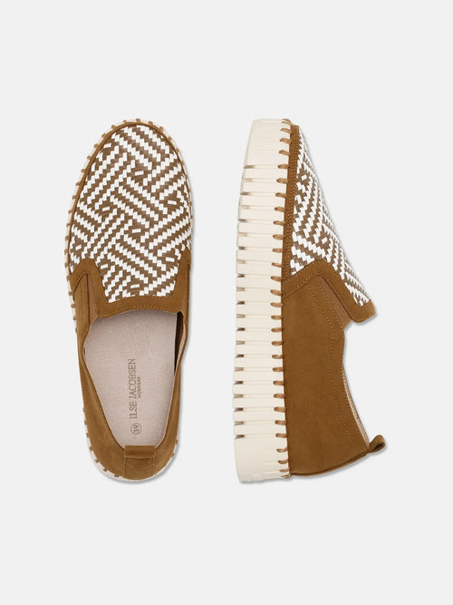 CASHEW TULIP FLATS
