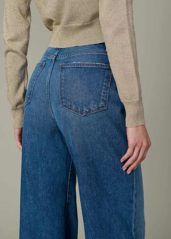THE MIA PETITE