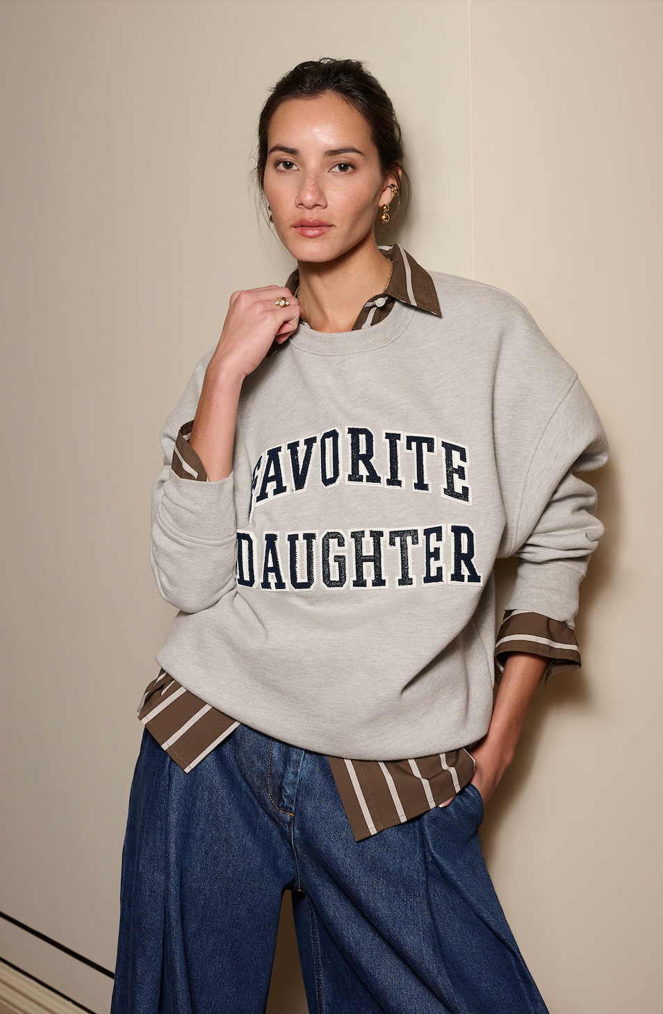 EMBROIDERY COLLEGIATE SWEATSHIRT
